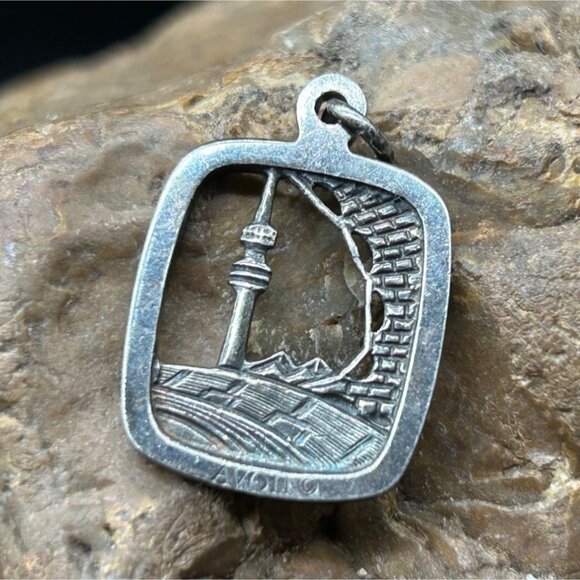 925 silver Avon Charm pendant TV tower vintage! - Picture 2 of 3